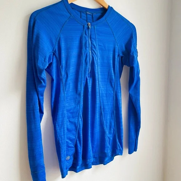 Athleta Longsleeve Workout Top Size Medium - Picture 2 of 8